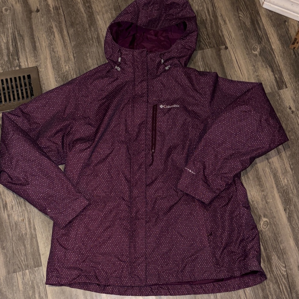 Columbia woman’s Omni tech jacket - XL